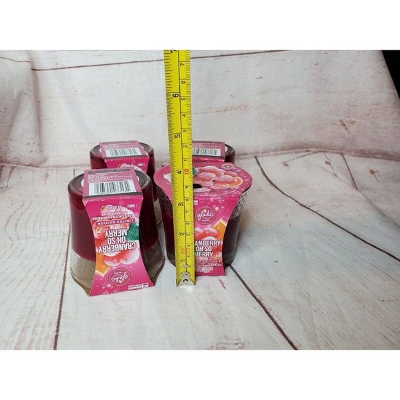 4 SC Johnson Glade Cranberry Oh So Merry Scented Limited Edition 3.4 Oz Candle - Picture 9 of 11